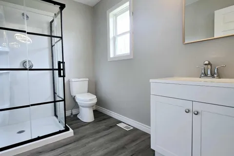 909 Fairbairn Street, Peterborough North, ON K9H 6C2