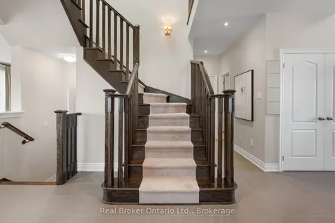25 Venture Way, Thorold, ON L2V 0G9