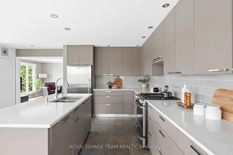 56 Ryeburn Drive, Blossom Park - Airport and Area, ON K1V 1H5