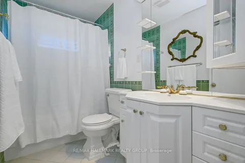33 Glenmanor Drive, Meadowlands - Crestview and Area, ON K2G 3E9
