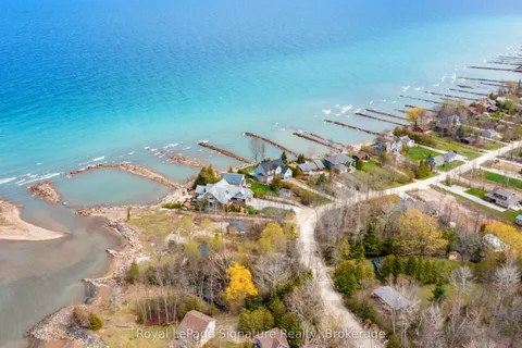 129 Sunset Boulevard, Blue Mountains, ON N0H 2P0