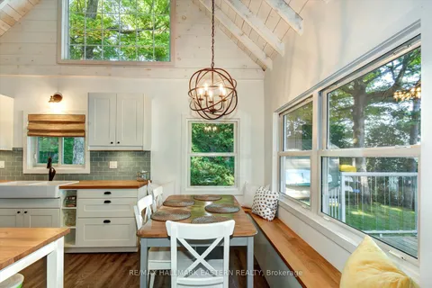 3158 Spring Lane, Selwyn, ON K0L 2H0