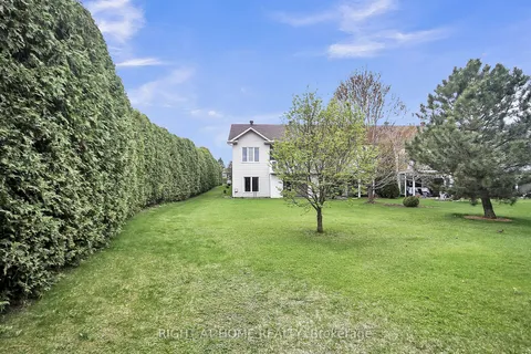 1 Eileen Crescent, ON K2S 1M3