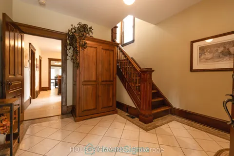 212 Front Street, Stratford, ON N5A 4H7