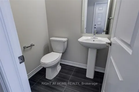 42 Pelican Lane, Hamilton, ON L8K 0A4