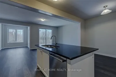 42 Pelican Lane, Hamilton, ON L8K 0A4