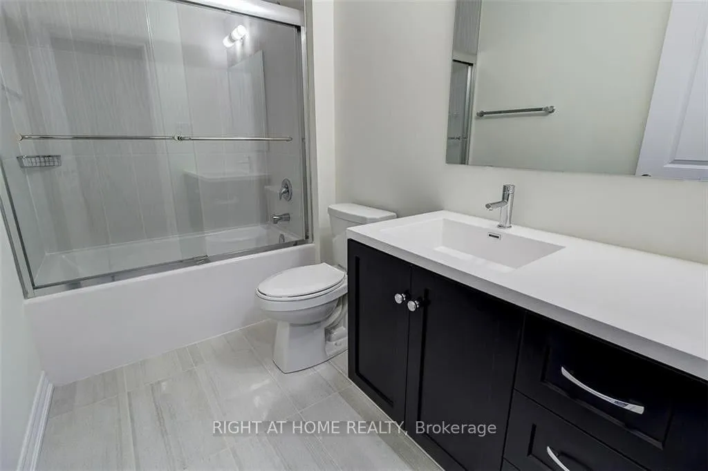 42 Pelican Lane, Hamilton, ON L8K 0A4