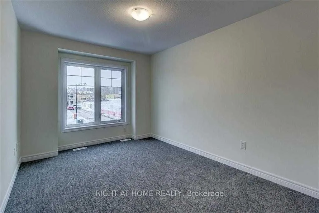 42 Pelican Lane, Hamilton, ON L8K 0A4