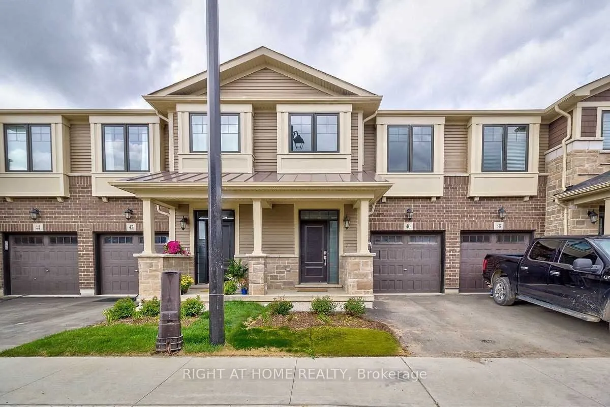 42 Pelican Lane, Hamilton, ON L8K 0A4