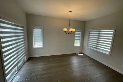 516 Doonwoods Crescent, Kitchener, ON N2P 0E5