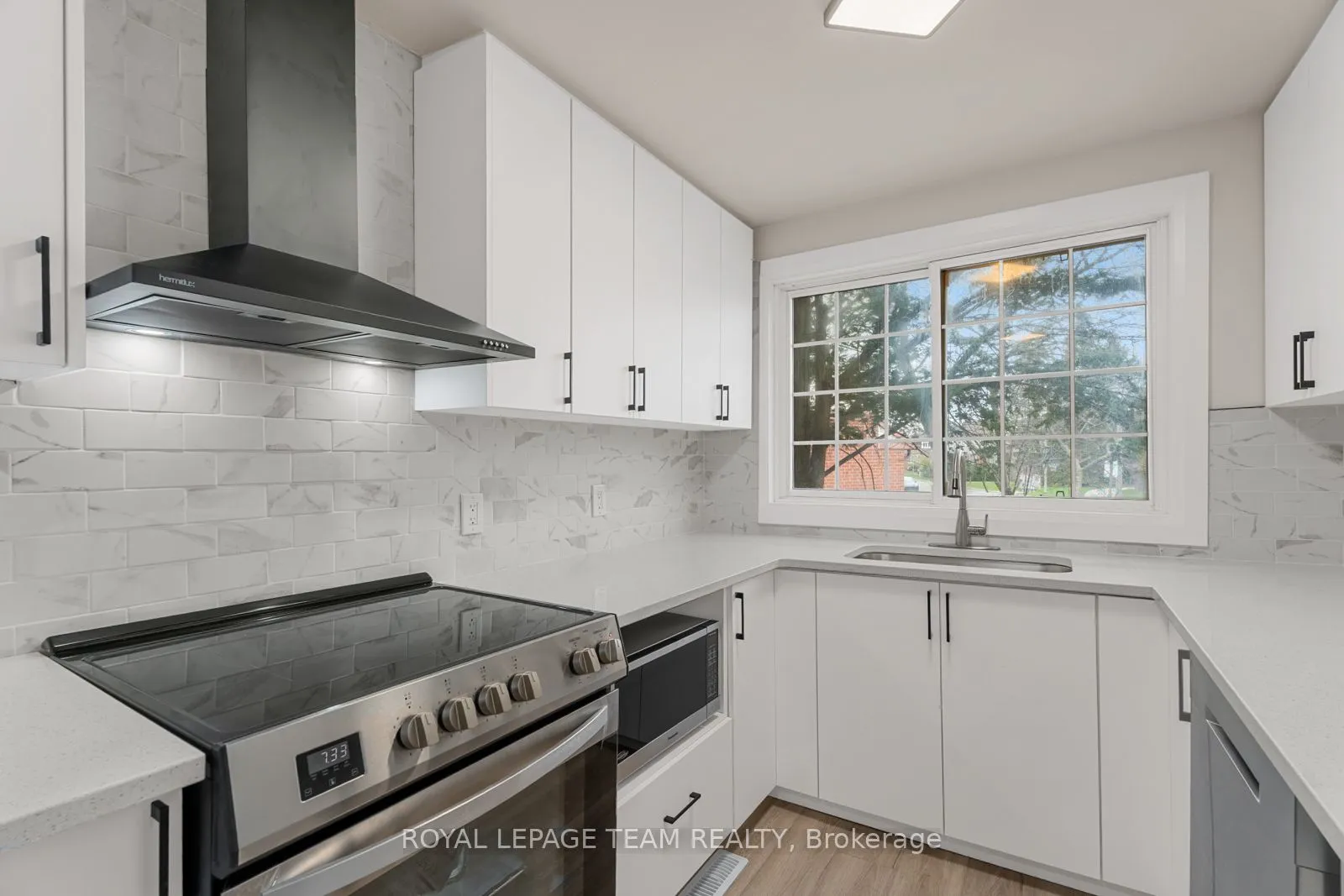 54 Greenboro Crescent, Hunt Club - South Keys and Area, ON K1T 1W5