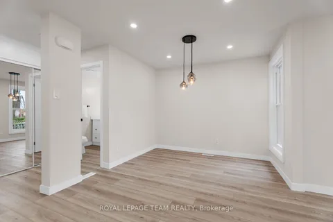 54 Greenboro Crescent, Hunt Club - South Keys and Area, ON K1T 1W5