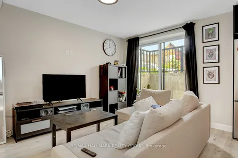 359 Whitby Avenue, ON K2A 0B3