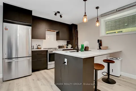 359 Whitby Avenue, ON K2A 0B3