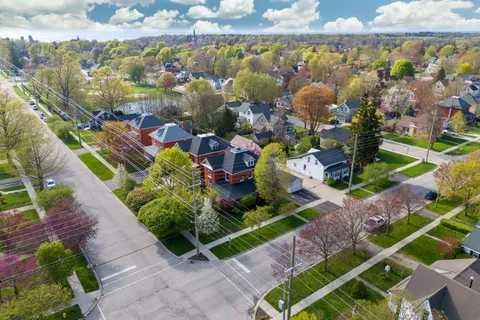 133 Nelson Street, ON N7A 1S1