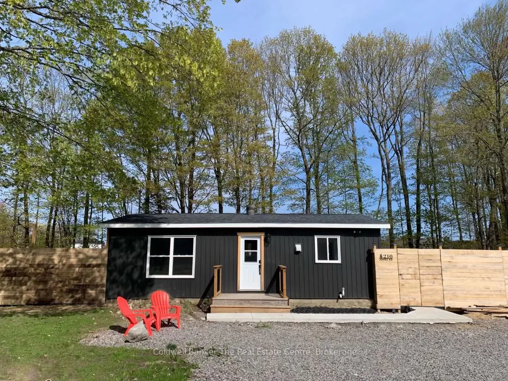 210 Jones Road, Gravenhurst, ON P1P 1M8