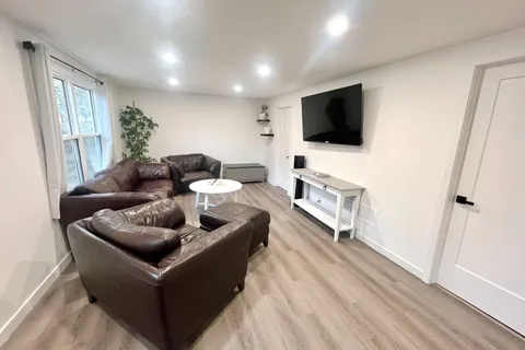 210 Jones Road, Gravenhurst, ON P1P 1M8