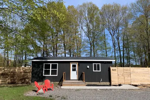 210 Jones Road, Gravenhurst, ON P1P 1M8