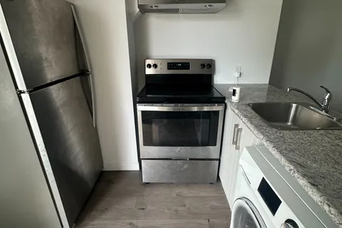 27 DENISTOUN Street, ON L3C 0H6