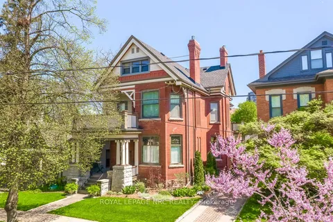 100 Queen Street, ON L2R 5H3