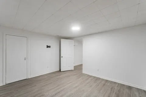 5905 Valley Way, ON L2E 1X9