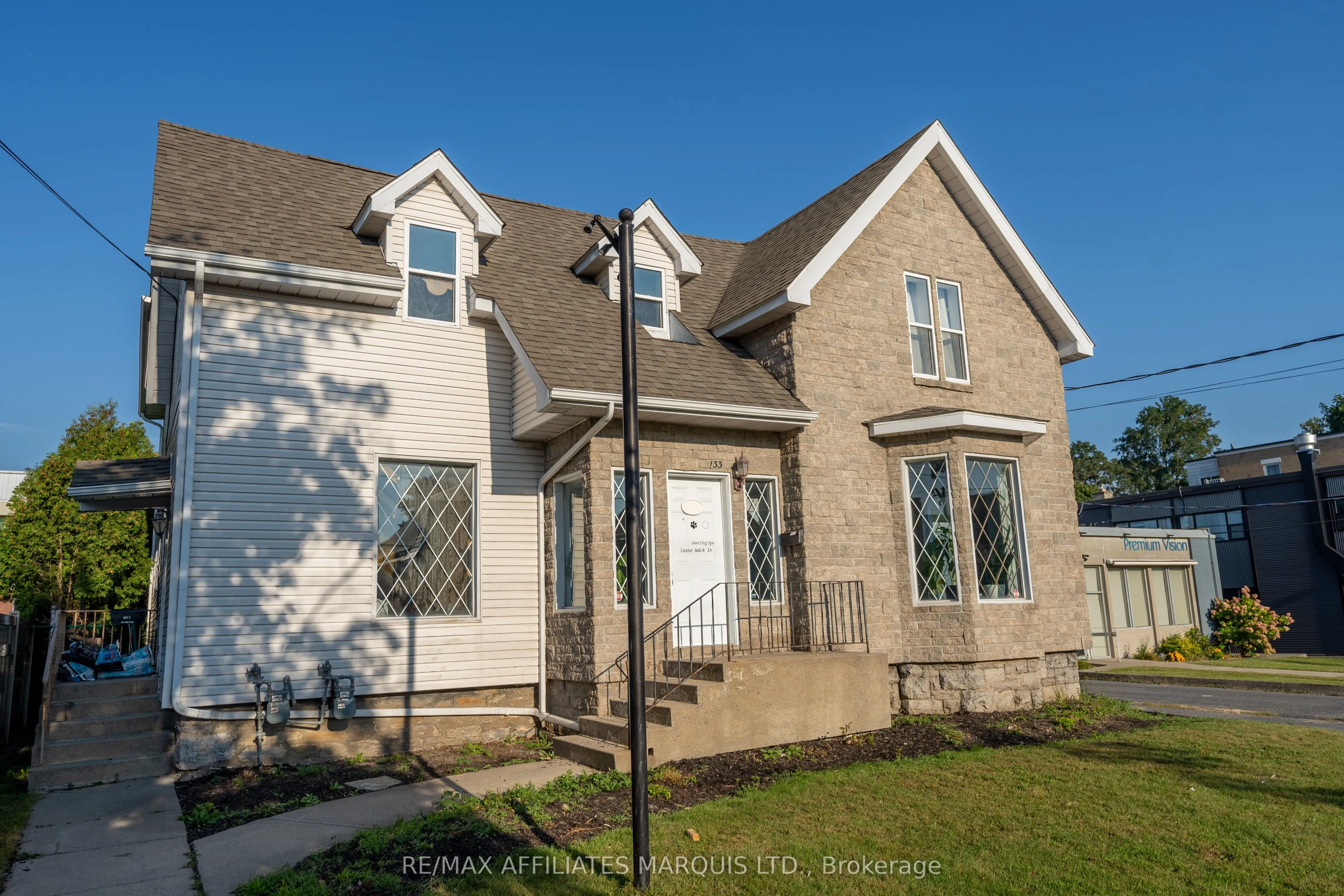 133 Sydney Street, ON K6H 3H1