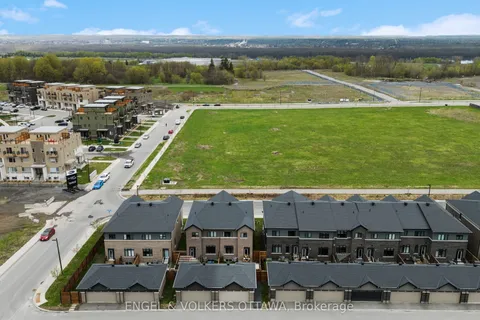 606 Mikinak Road, ON K1K 3X7