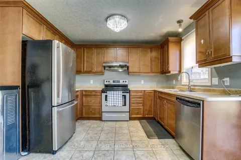 1678 BLACKMAPLE Crescent, ON N5Y 6L6