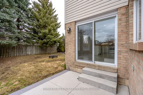 416 Olde Village Lane, ON L9V 3A4