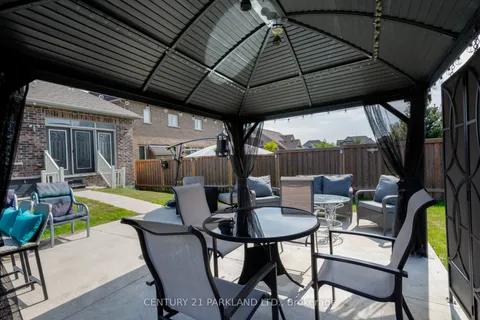 15 St. Mark's Crescent, ON L9W 6X1