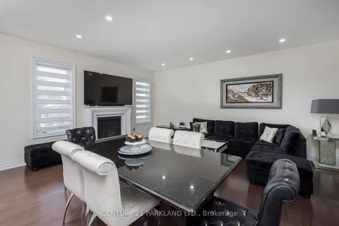 15 St. Mark's Crescent, ON L9W 6X1
