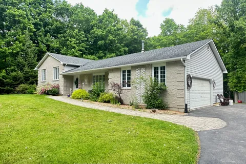 5501 Dejong Road, ON K6V 5T2