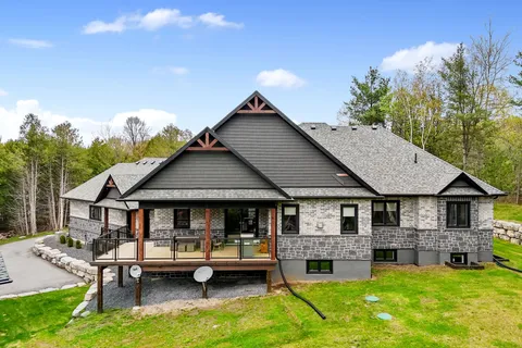 2006 Hill 60 Road, ON K9A 4J8