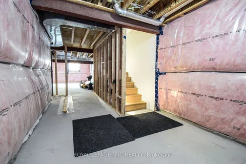 82 IVY Crescent, ON L2V 0J9