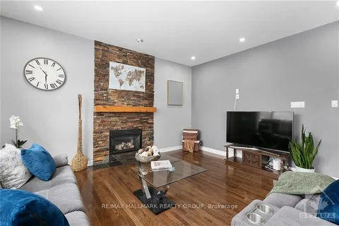 4464 Shoreline Drive, ON K1V 1R7