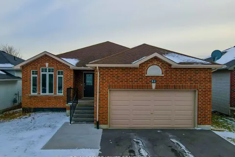 31 Fox Den Drive, ON K0K 1H0