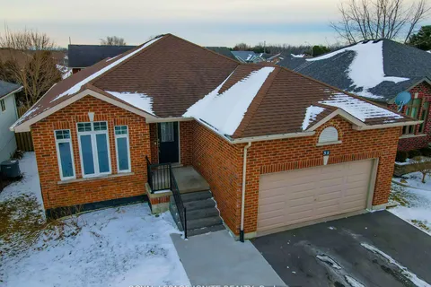 31 Fox Den Drive, ON K0K 1H0
