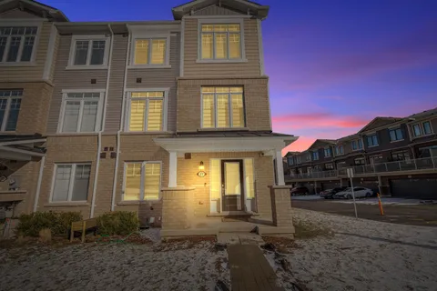 27 Canoe Lane, ON L8K 0A3
