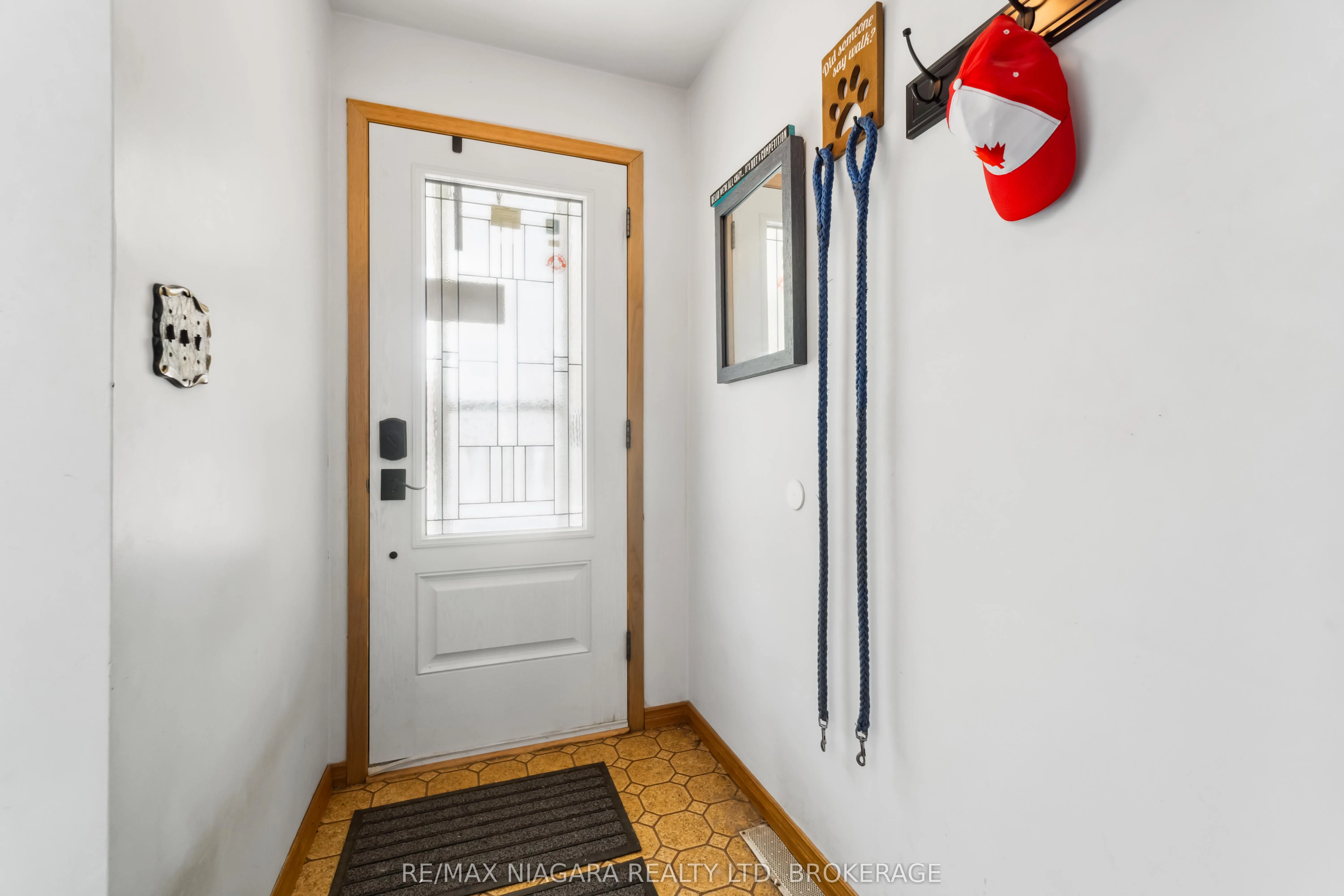 6579 Crawford Street, Niagara Falls, ON L2E 5Z3