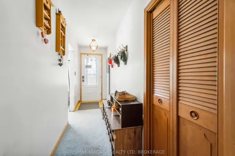 6579 Crawford Street, Niagara Falls, ON L2E 5Z3