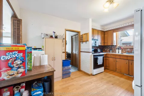 6579 Crawford Street, Niagara Falls, ON L2E 5Z3