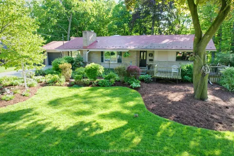 7 Metamora Crescent, ON N6G 1R2
