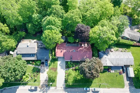 7 Metamora Crescent, ON N6G 1R2