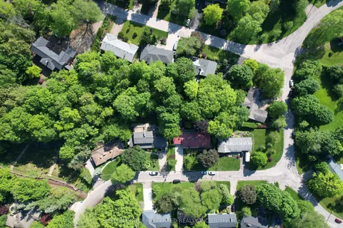 7 Metamora Crescent, ON N6G 1R2