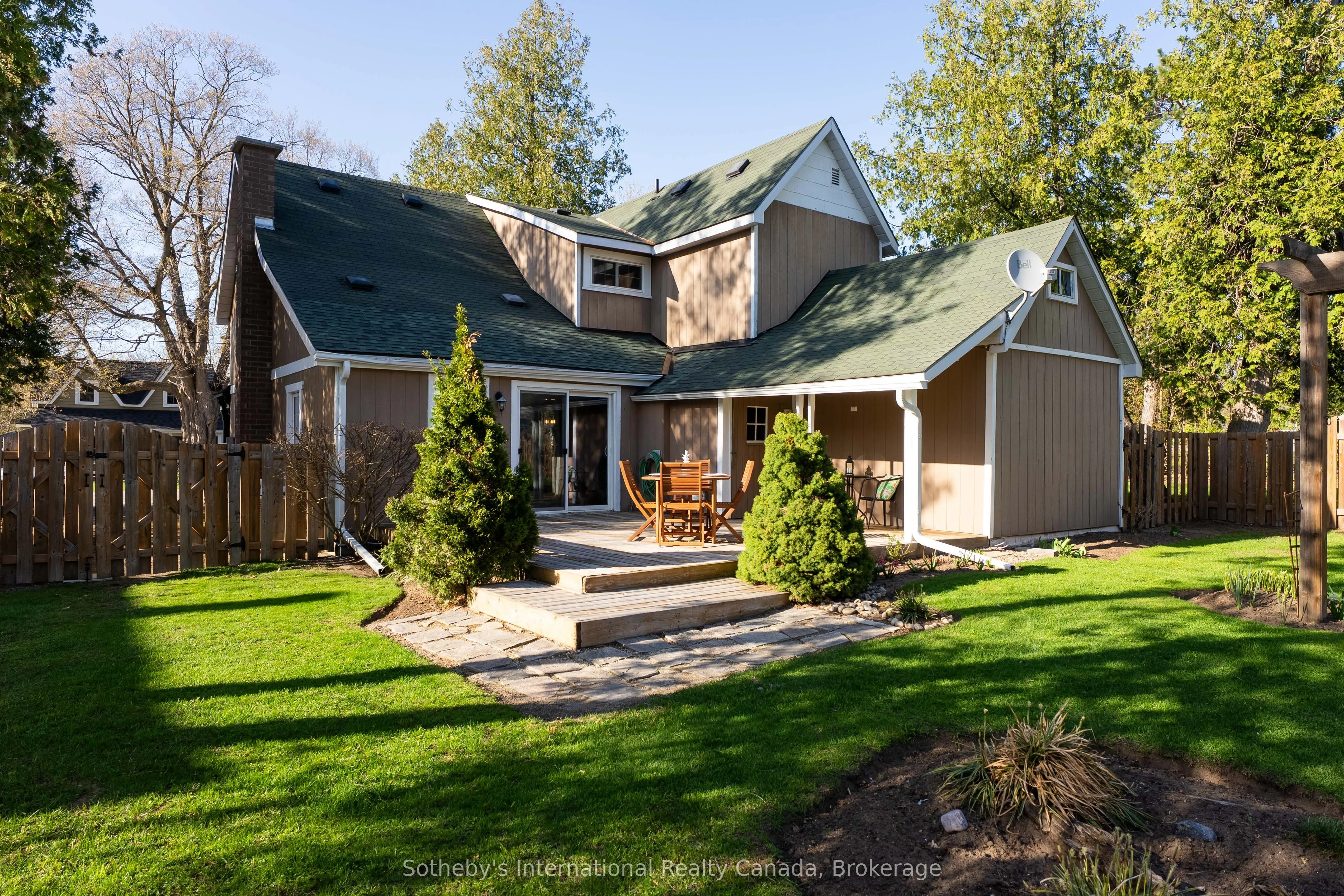 325 Farquhar Street, Gravenhurst, ON P1P 1E5
