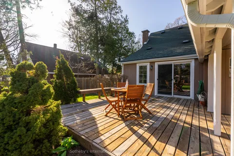 325 Farquhar Street, Gravenhurst, ON P1P 1E5