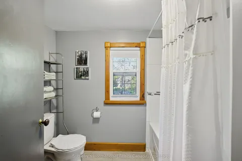 325 Farquhar Street, Gravenhurst, ON P1P 1E5