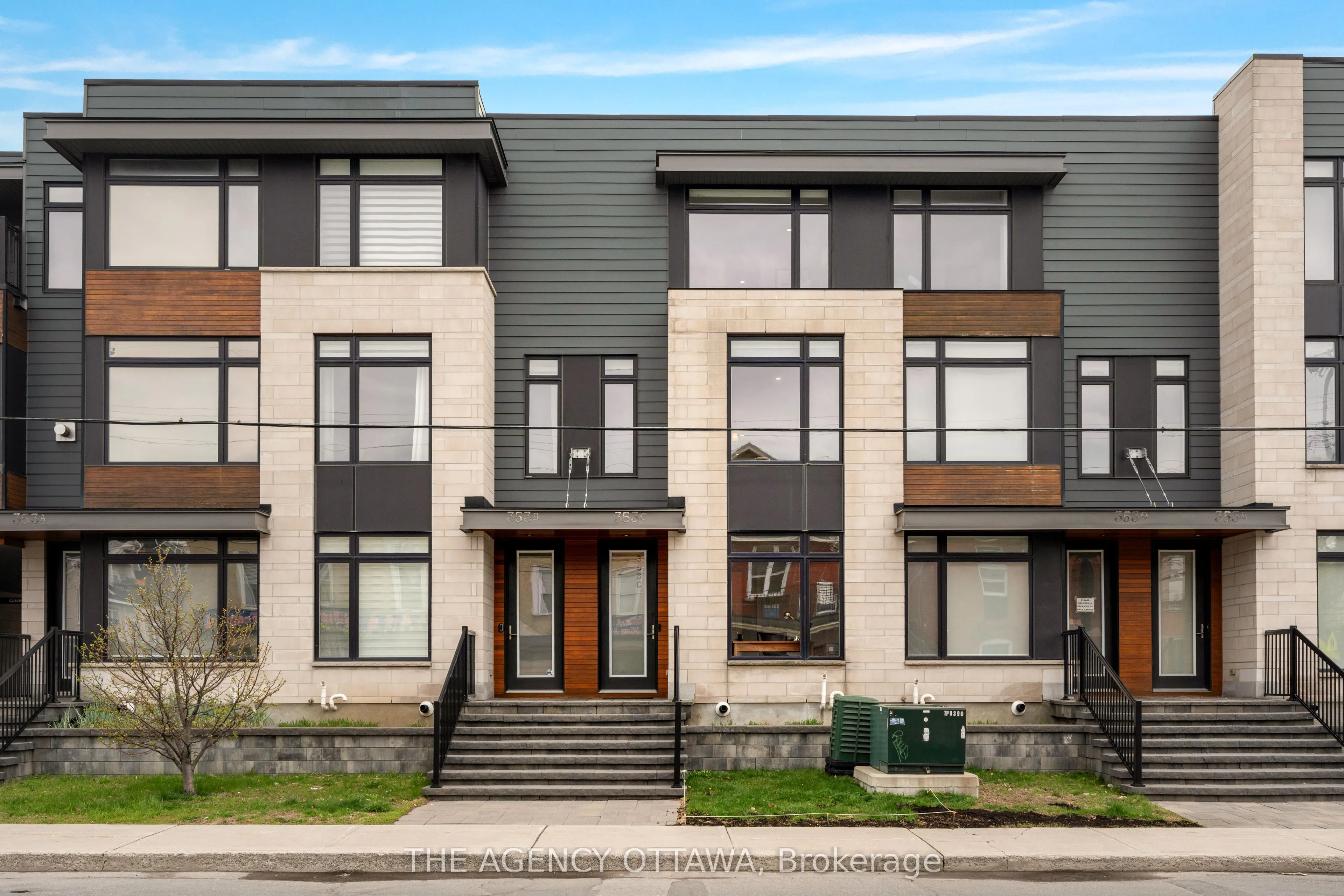 353C Booth Street, ON K1R 7K1