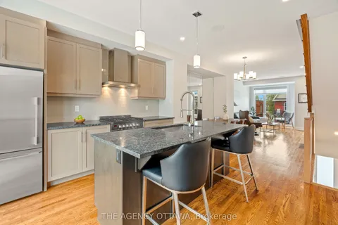 353C Booth Street, ON K1R 7K1
