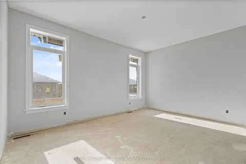 15 Andrew Crescent, ON K8V 0K1